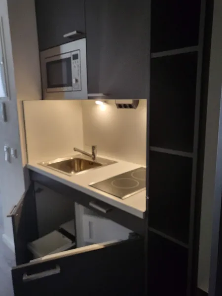 Traumhafte 1-Zimmer Wohnung in Wedding - nur Studenten, Azubis o. Praktikanten — photo 1